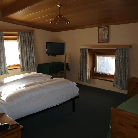 Alpina Hotell 3*